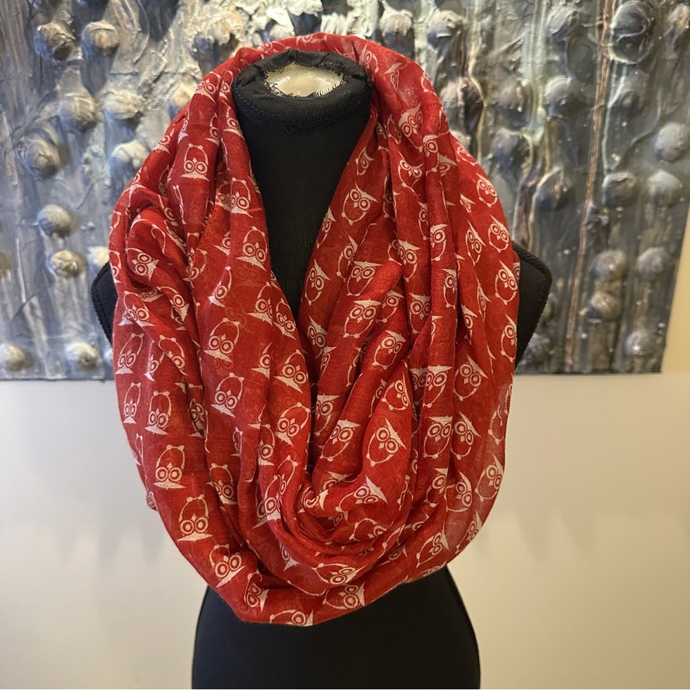 ⭐️ Red Owl Print Infinity Scarf - Women's Lightweight Loop